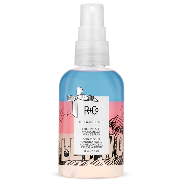 The eye-catching multitasking mist moisturizes, protects hair from the elements, helps enhance colour, and accentuates natural waves. High-performing, lightweight oils, minerals and extracts activate waves, strengthen strands and brighten highlights while providing UV protection and major shine.